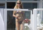 Paris Hilton - amerykańska celebrytka nakryta w bikini przez paparazzich