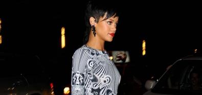 Rihanna - piękna piosenkarka odsłania seksowne nogi w Nowym Jorku