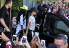 Rihanna - barbadoska piosenkarka bez stanika w siateczkowej bluzce