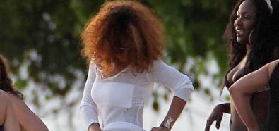Rihanna - piosenkarka w bikini na Barbadosie