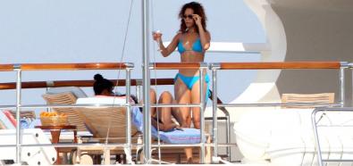 Rihanna - piosenkarka w bikini w Saint-Tropez