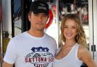 Rosie Huntington-Whiteley - seksowny Aniołek Victorias Secret na wyścigu Daytona 500