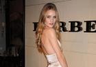 Rosie Huntington-Whiteley - modelka na Burberry Body Launch w Beverly Hills