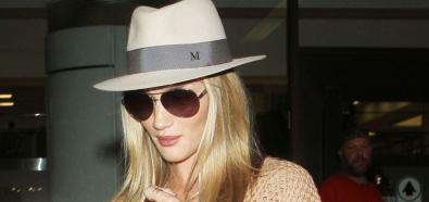 Rosie Huntington-Whiteley - brytyjska modelka na lotnisku w Los Angeles
