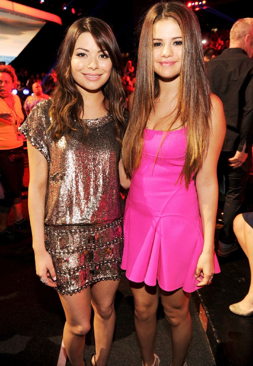 Selena Gomez, Demi Lovato, Hayden Panettiere - gwiazdy podczas gali Teen Choice Awards 2012