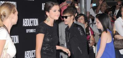 Selena Gomez na premierze filmu Abduction w Hollywood