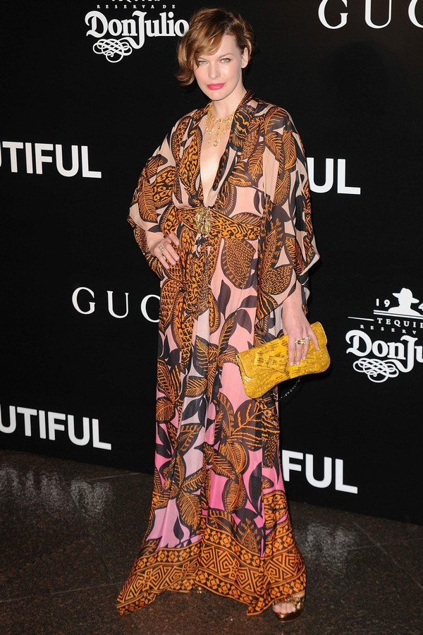 Milla Jovovich na premierze "Biutiful" w Los Angeles