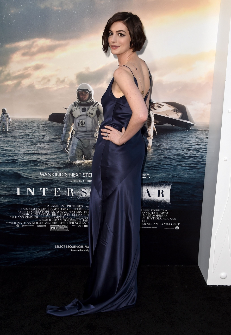 Anne Hathaway i Jessica Chastain na premierowych pokazach "Interstellar" 