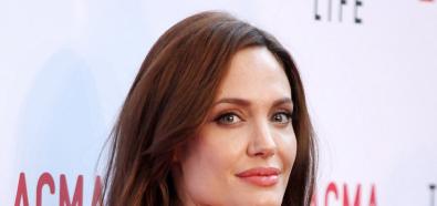 Angelina Jolie na premierze filmu Tree of Life w Los Angeles