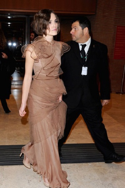 Keira Knightley i Eva Mendes na premierze "Last Night" na 5. Międzynarodowym Festiwalu Filmowym w Rzmie