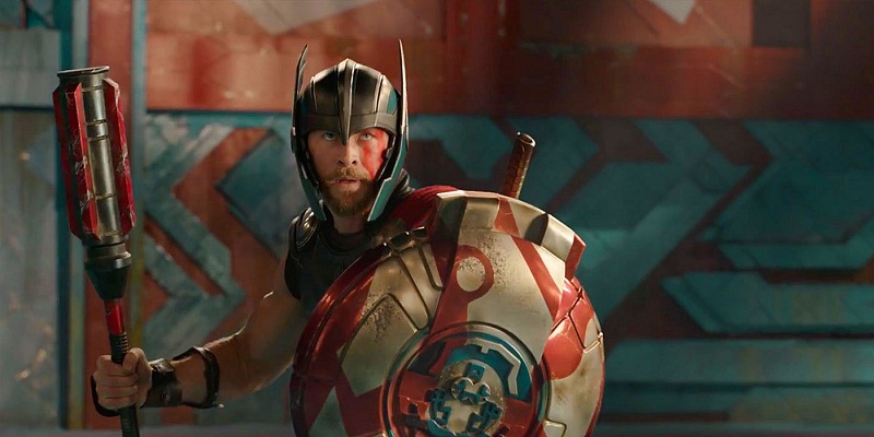 "Thor: Ragnarok" - Chris Hemsworth walczy z bogami w nowym zwiastunie