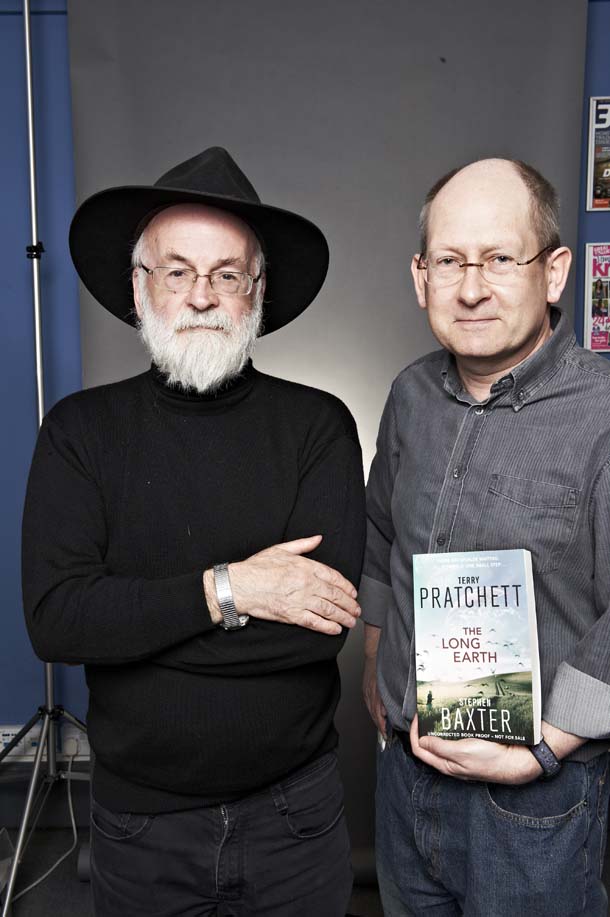 Terry Pratchett, Stephen Baxter, "Długa wojna" - powieść mistrzów fantastyki już w księgarniach