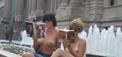 Lektura topless ? nowy wymiar czytelnictwa