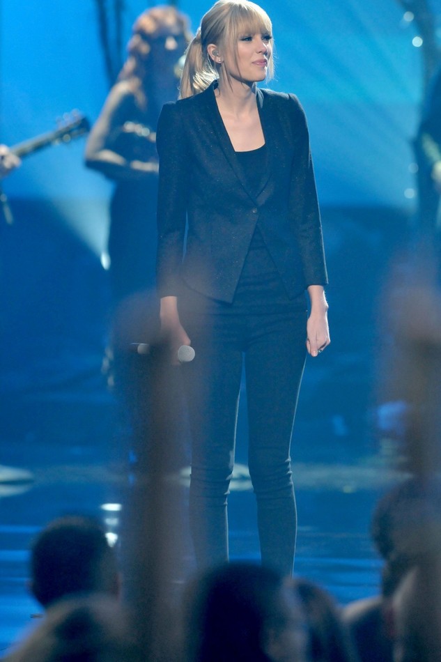 Taylor Swift i Miley Cyrus na gali American Music Awards 2010