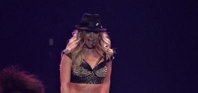 Britney Spears z domalowanymi mięśniami brzucha?