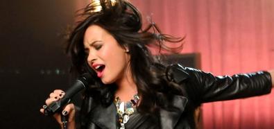 Demi Lovato bierze kąpiel w najnowszym teledysku