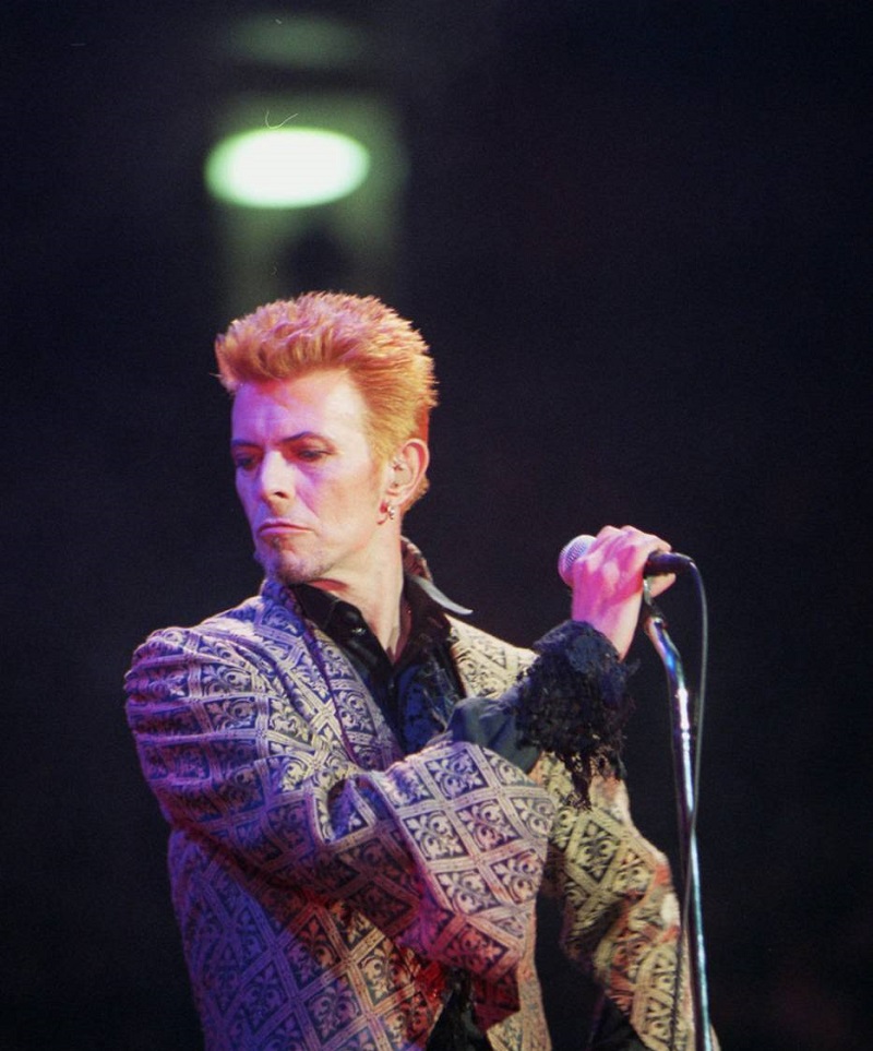 Rebel Rebel – spontaniczny występ 1000 osób w coverze Davida Bowiego