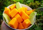 Zdrowa dieta - papaja, zwana również owocem aniołów