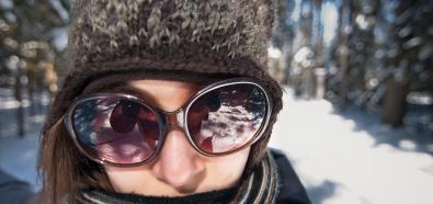 Okulary przeciwsłoneczne niezbędne również zimą