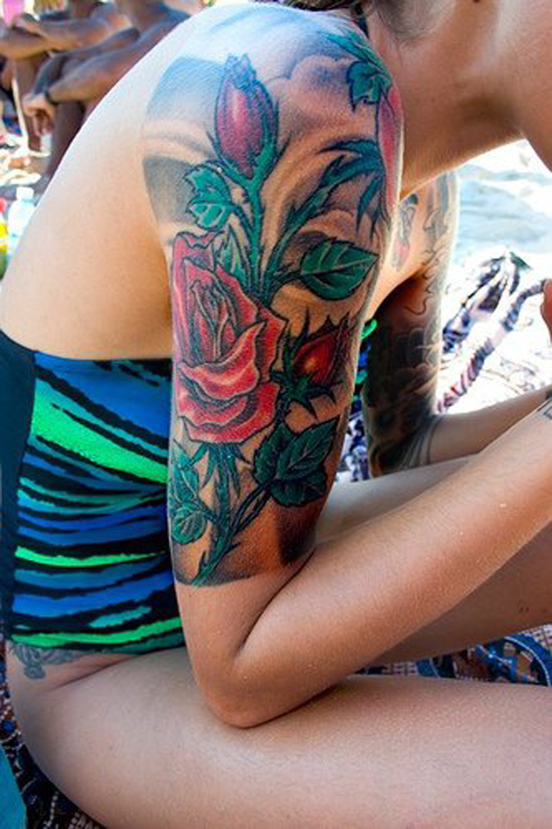Moda na dziewczynę z tatuażem 