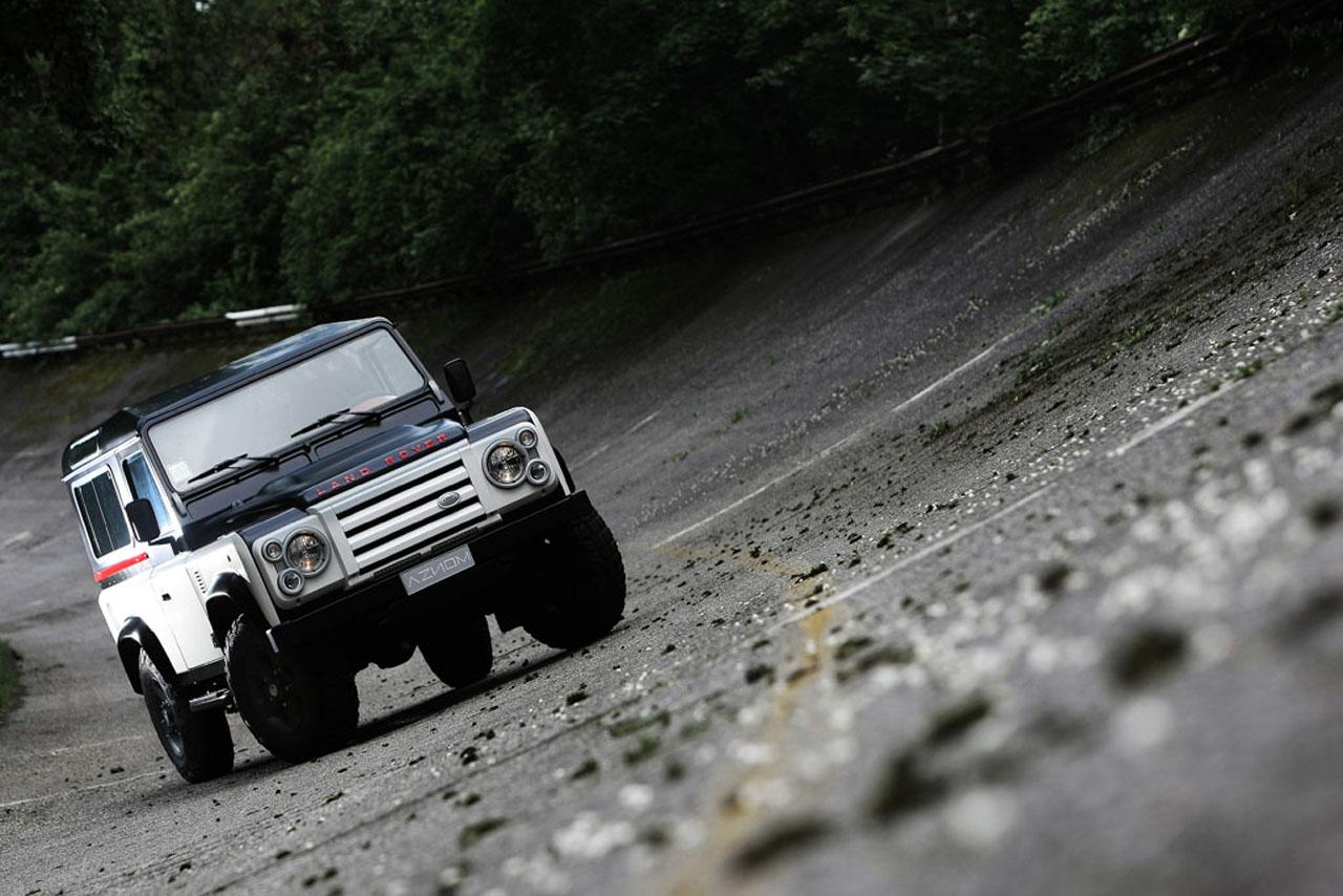 Land Rover Defender by Aznom