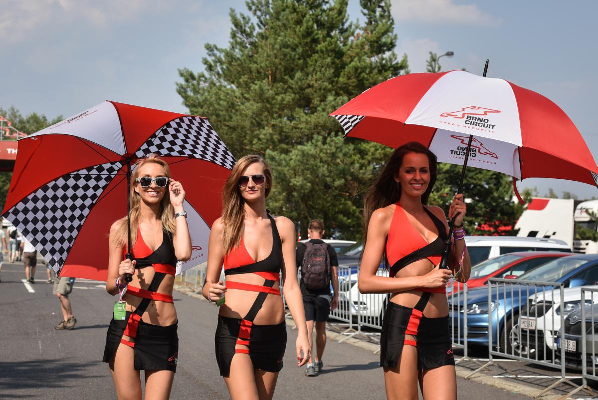Grid Girls - dziewczyny z torów wyścigowych - sierpień 2015