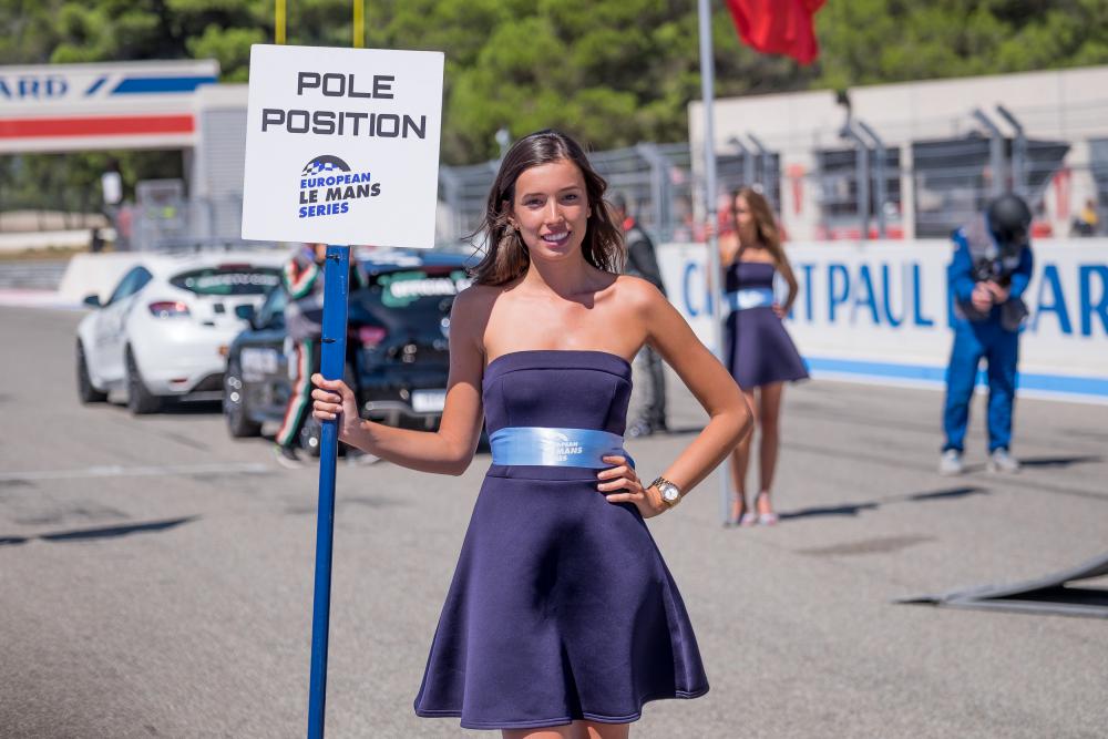 Modelki z torów wyścigowych świata - sierpień 2016