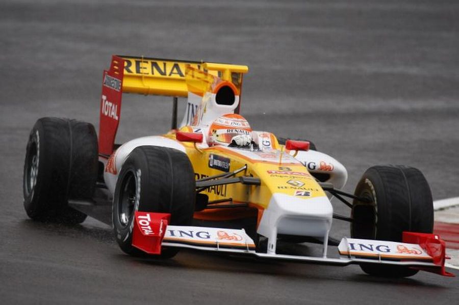 Renault R29 bolid F1 na sezon 2009