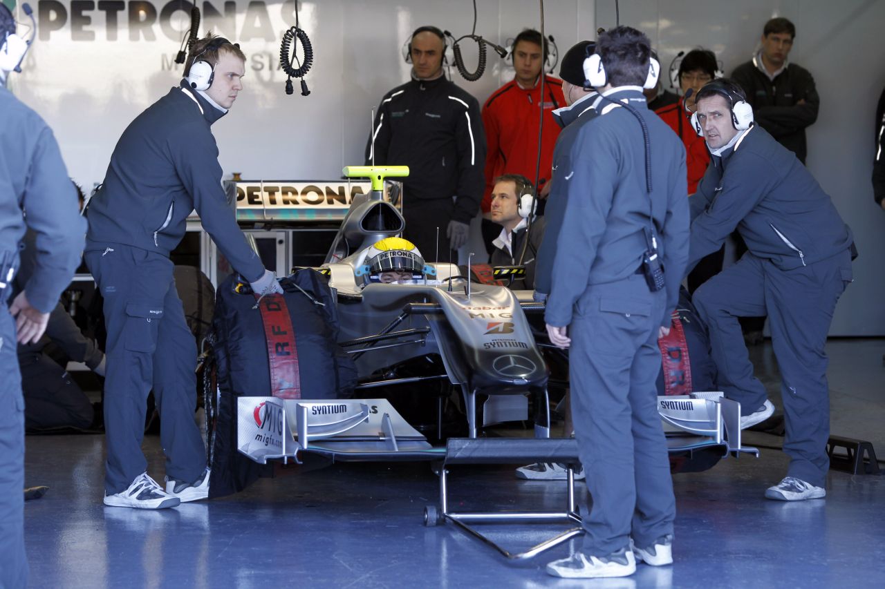 Testy F1 na torze Valencia - 1. dzień