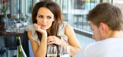 Flirt i uwodzenie - ważne, kobiece sygnały