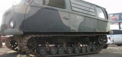 Hybryda czołgu i Volkswagena Transportera na sprzedaż