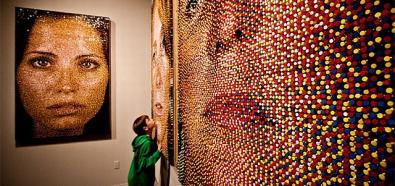 Portrety z 11 tysięcy pinezek czyli sztuka Erica Daigha