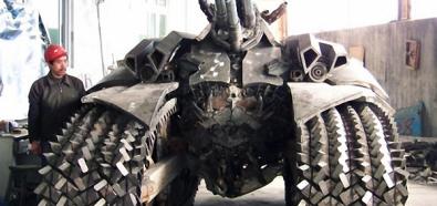 Replika czołgu Megatron z filmu Transformers