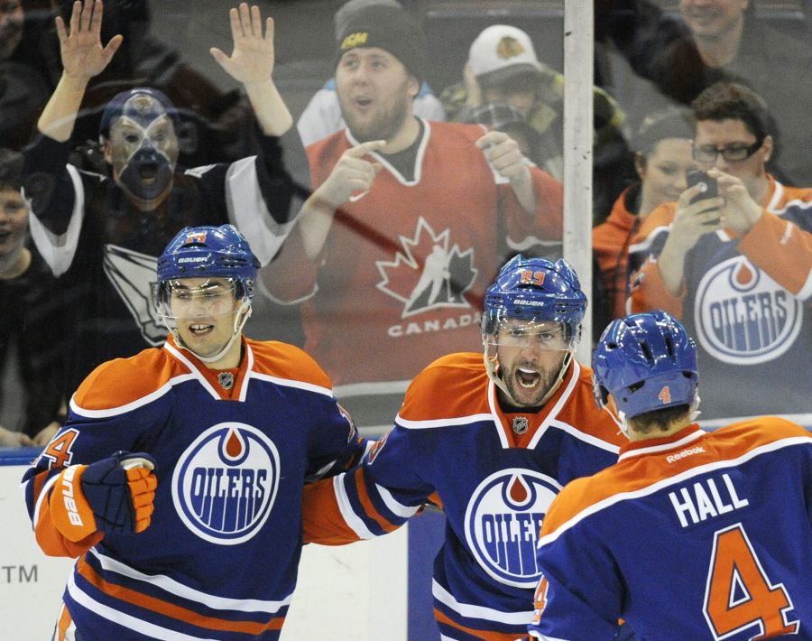 NHL: Edmonton Oilers wygrali z Chicago Blackhawks, wspaniały wyczyn Gagnera