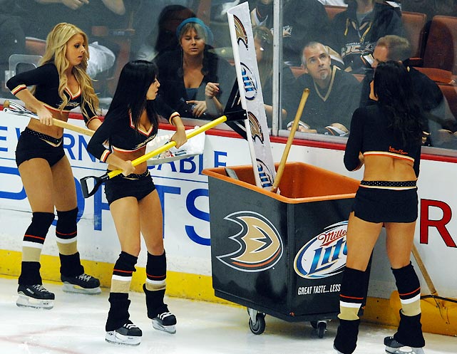 NHL. Cheerleaderki Anaheim Ducks - dziewczyny z Honda Center