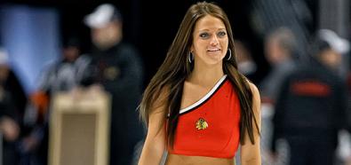 NHL. Dziewczyny Chicago Blackhawks - cheerleaderki z United Center