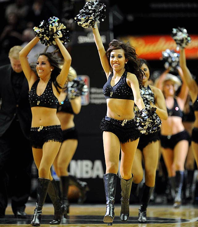 NBA. Dziewczyny San Antonio Spurs - cheerleaderki z AT&T Center