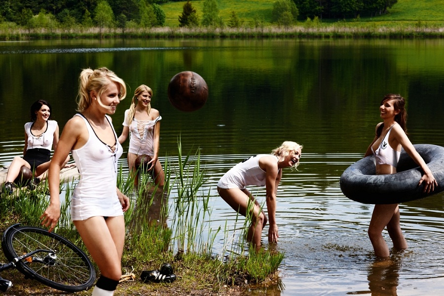Niemieckie piłkarki promują w "Playboyu" Mistrzostwa Świata kobiet