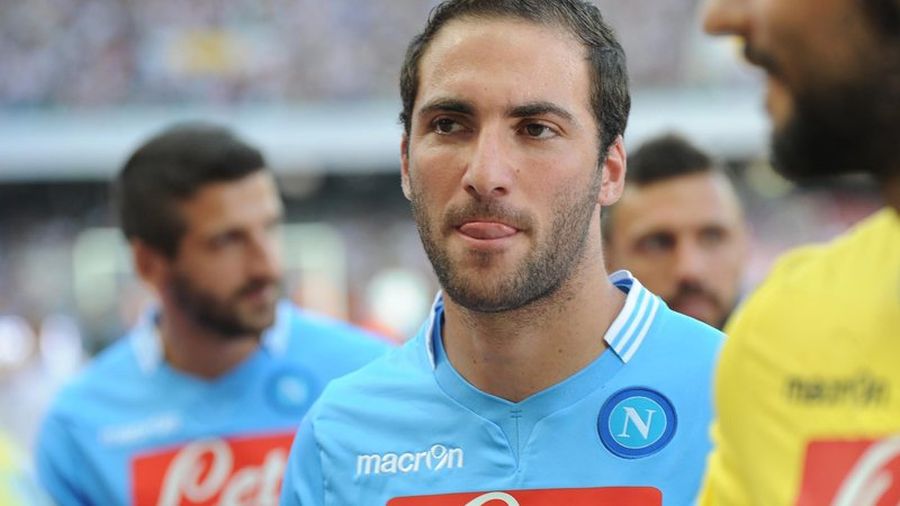 Napoli odrzuciło ofertę Chelsea za Higuaina