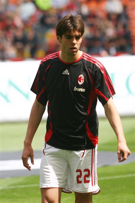 Kaka oficjalnie piłkarzem Milanu