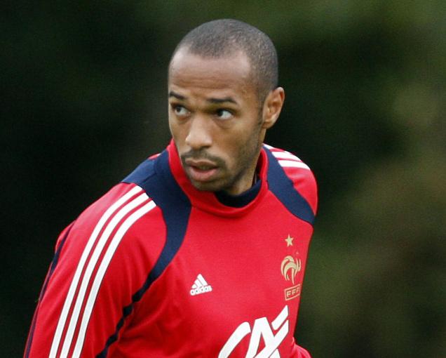 Thierry Henry pogra przynajmniej jeszcze dwa sezony