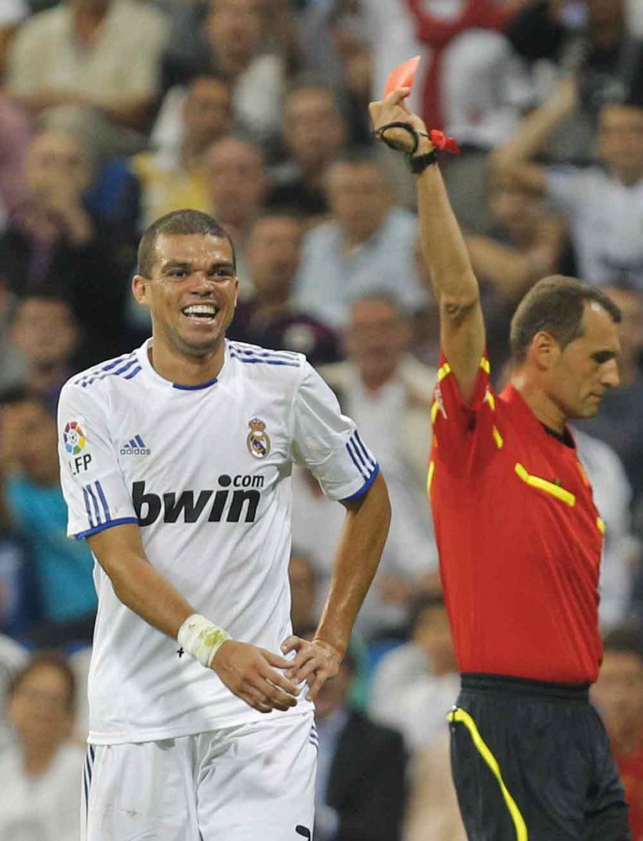 Pepe - piłkarz czy boiskowy rzeźnik?