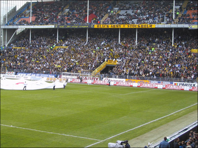 Liga szwedzka. AIK ukarany za rzut pastylką w sędziego