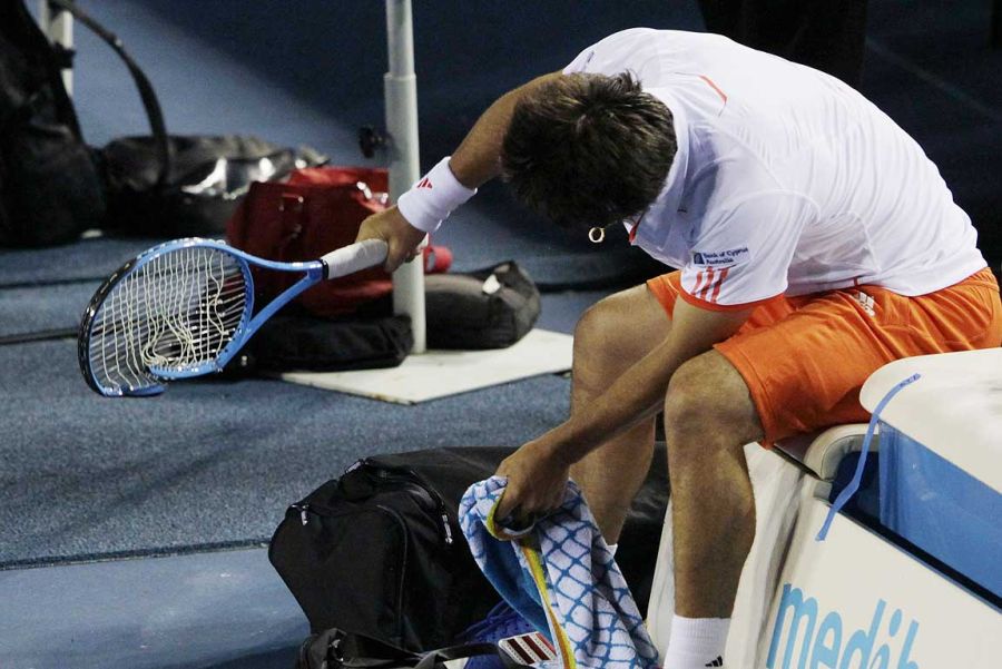 Australian Open: Marcos Baghdatis zniszczył cztery rakiety w niecałą minutę