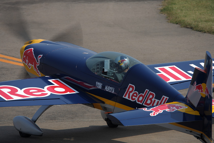 Red Bull Air Race - Szef Texas Motor Speedway w powietrzu