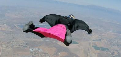 Wingsuit - pies w powietrzu
