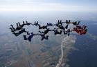 BigWays 2012: Najlepsi spadochroniarze świata budują powietrzne formacje nad Kryszynem 