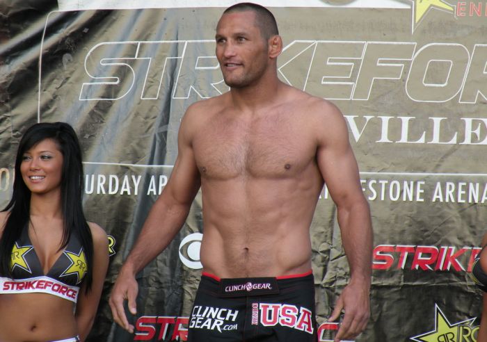 UFC 157: Trener Hendersona krytykuje walkę wieczoru