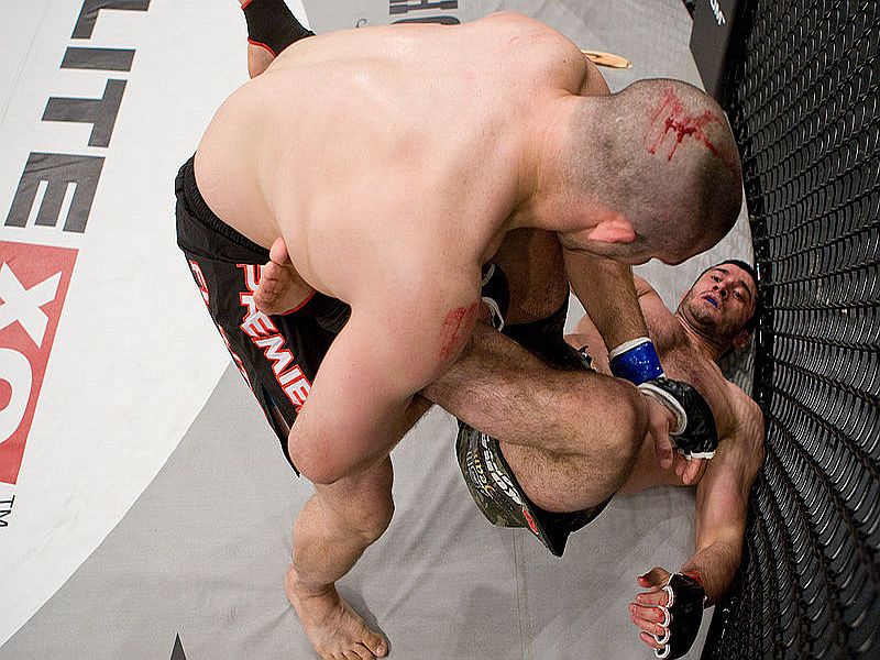 MMA: Khalidov zamiast w UFC będzie walczył w Strikeforce lub Bellator?!