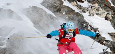 Szalony skok narciarza z 80 metrowego klifu